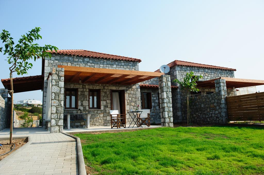 Alisahni Beachfront Villas Kiotari Exteriör bild